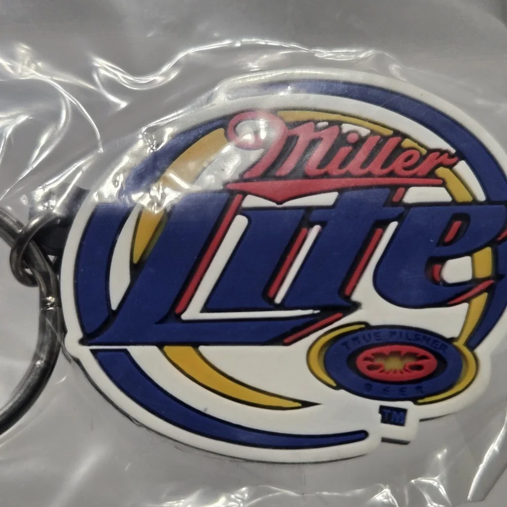 Vintage Miller Lite Beer Logo Keychain Rubber True Pilsner Promo Key Ring NIP
